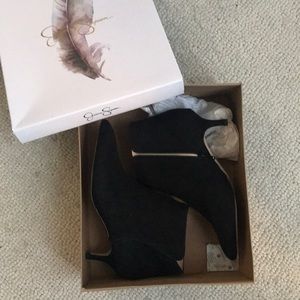 pointy toe kitten heel ankle bootie size 6